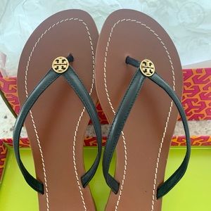 NIB Tory Burch Terra Thong Black & Gold Size 9